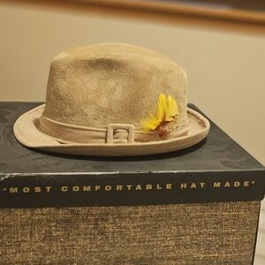 Vintage Dobbs fedora with feather